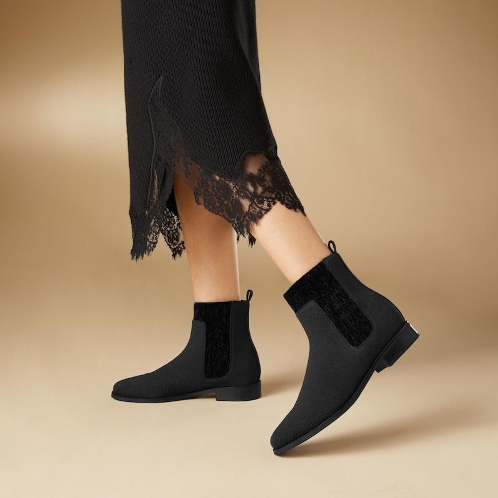 VIVAIA Black Square-Toe Water-Repellent Ankle Boots (Riley Pro) EU/41 US/9.5